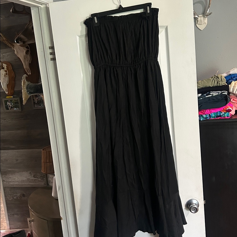Glam Black Maxi Dress with Button Detail - Picture 3 of 5